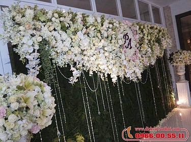 Backdrop chụp ảnh tiệc cưới