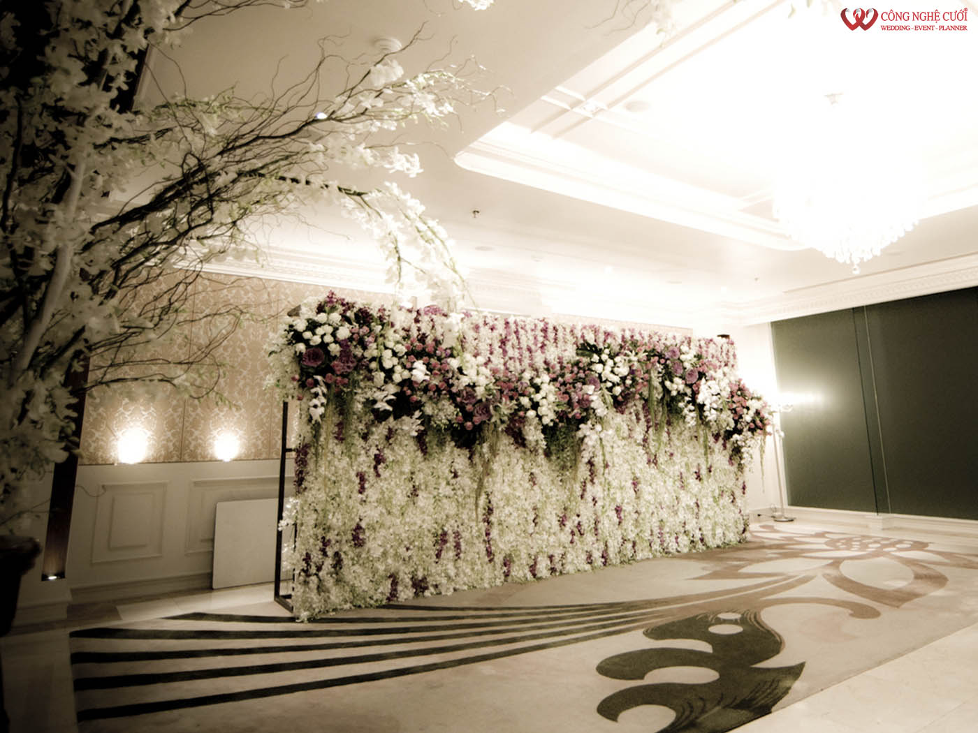 Backdrop Hoa Tươi Luxury Wedding