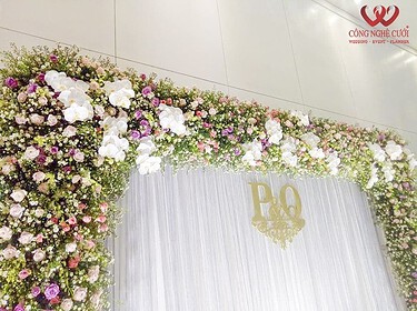 Backdrop chụp ảnh tiệc cưới