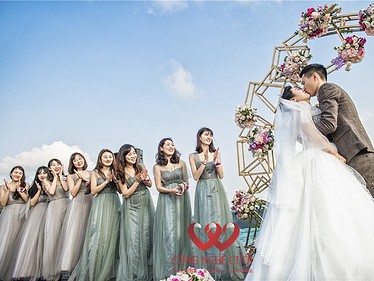 Trang trí lễ cưới đẹp ngoài trời trọn gói