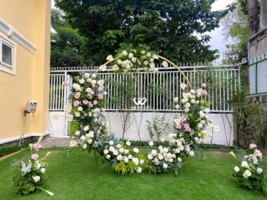 Backdrop Cưới Sân Vườn Tồng Hồng