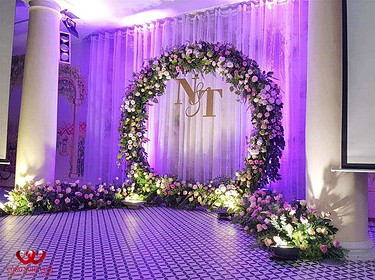 Trang trí sân khấu đám cưới