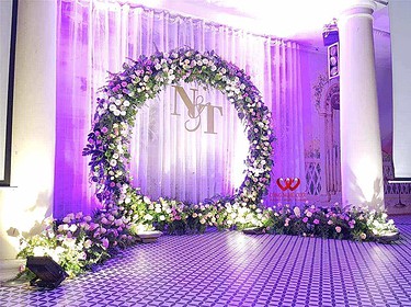 Trang trí sân khấu đám cưới