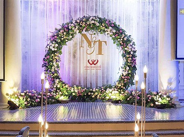 Trang trí sân khấu đám cưới