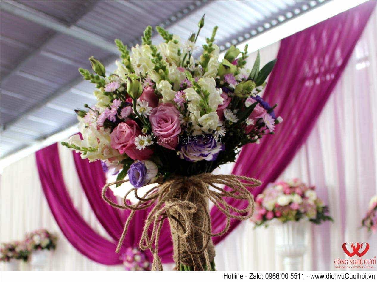 Trang trí tiệc cưới trọn gói tông màu tím-Hoa cưới