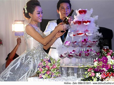Trang trí tiệc cưới trọn gói tông màu tím
