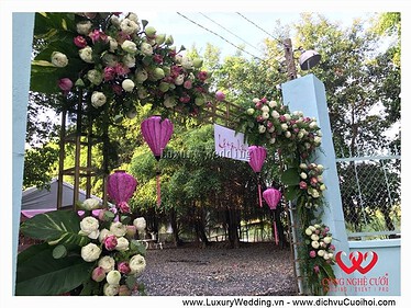 Cổng hoa sen đám cưới tại nhà