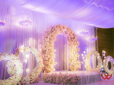 Công Nghệ Cưới - Trang trí nhà hàng tiệc cưới với hoa lụa