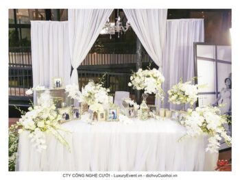 Trang trí bàn gallery đám cưới