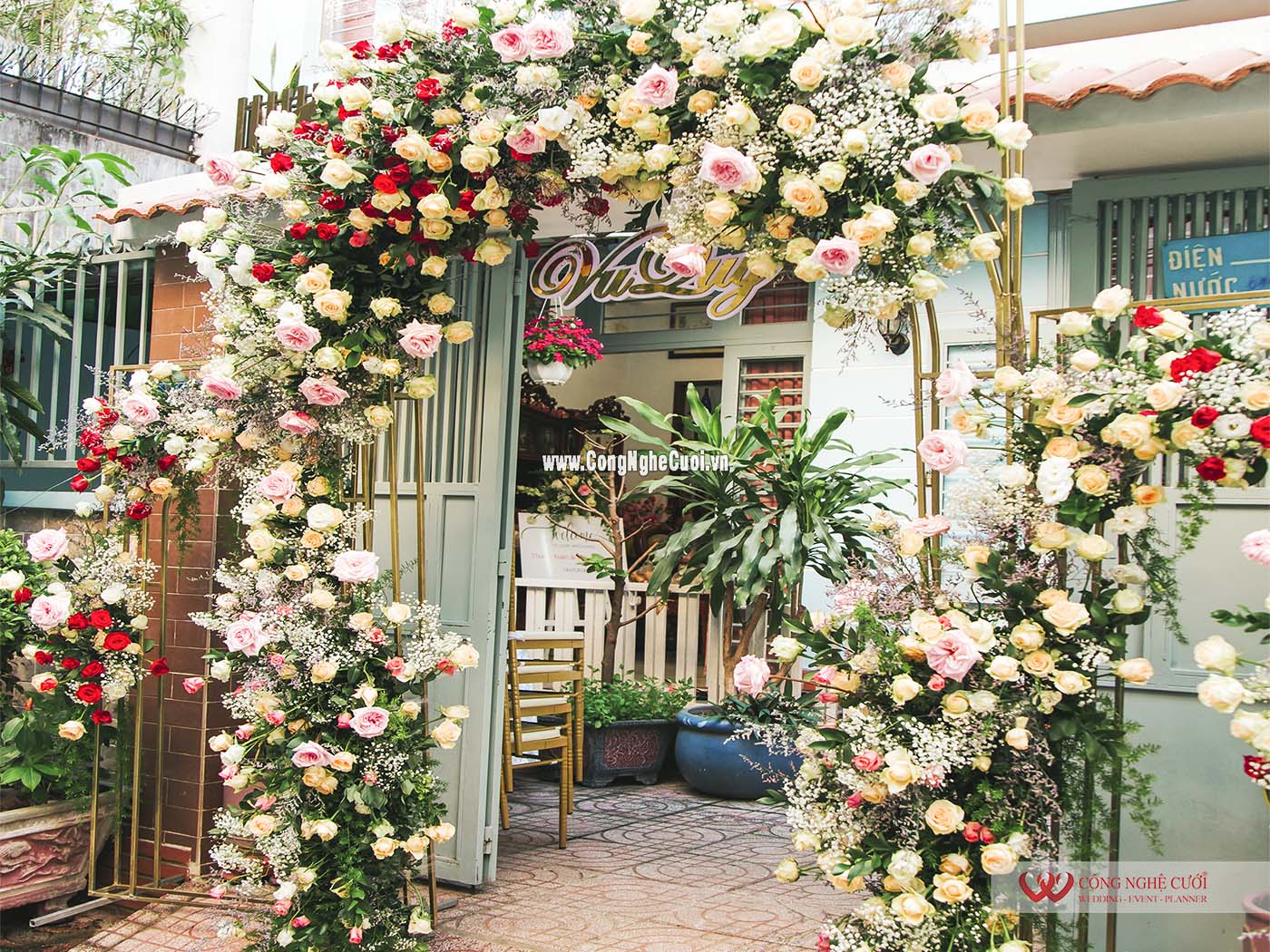 Setup trang trí hoa tươi đám cưới ở tại TP Vinh Nghệ An