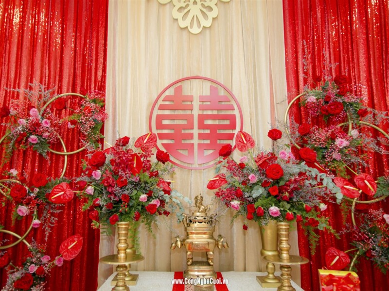 Trang trí nhà lễ gia tiên đám cưới tông đỏ