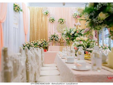 Trang trí lễ gia tiên màu cam sữa