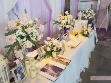 Trang trí bàn gallery tiệc cưới nhà hàng Galla Center