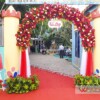 Cổng hoa đám cưới tông màu đỏ
