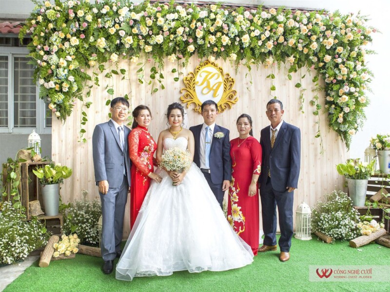 Mẫu backdrop chụp ảnh đám cưới tại nhà