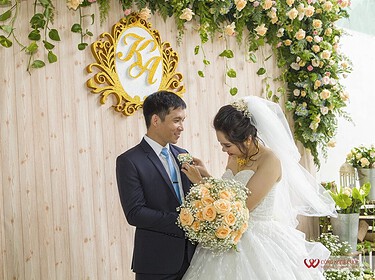 Mẫu backdrop chụp ảnh đám cưới tại nhà