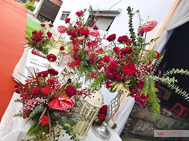 Trang trí bàn gallery đám cưới tại nhà
