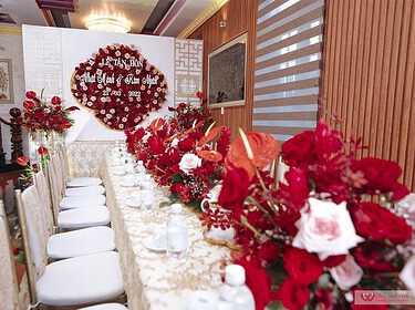 Trang Trí Nhà Lễ Gia Tiên Kiểu Phông Cưới Tông Màu đỏ (31)