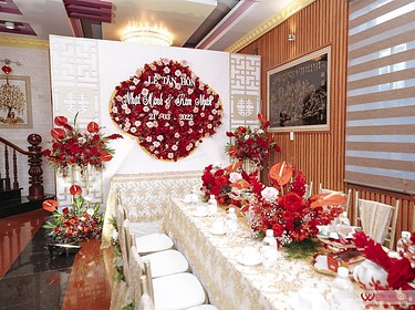 Trang Trí Nhà Lễ Gia Tiên Kiểu Phông Cưới Tông Màu đỏ (32)