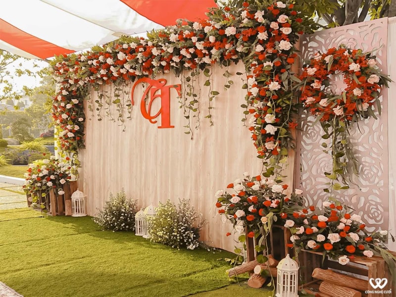 Backdrop đón Khách Tổng đỏ Hồng