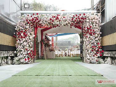 Cổng hoa tông màu hồng cam đỏ Lễ đính Hôn