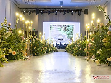 Trang Trí Lối đi Lên Sân Khấu Tiệc Cưới (4)OK