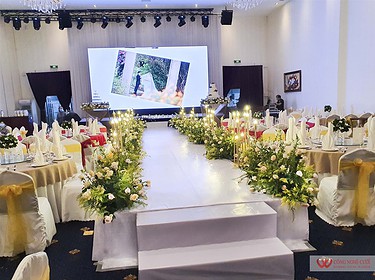 Trang Trí Lối đi Lên Sân Khấu Tiệc Cưới (6)OK