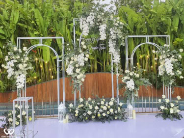 Trang Trí Backdrop sinh nhật tông trắng