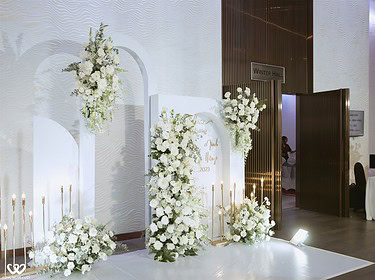 Trang Trí Backdrop Chụp ảnh Tiệc Cưới Tông Trắng đẹp (5)