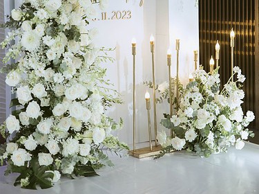 Trang Trí Backdrop Chụp ảnh Tiệc Cưới Tông Trắng đẹp (7)