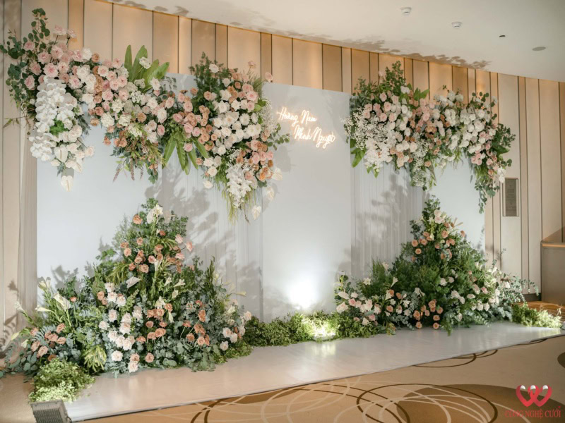 Trang Trí Backdrop Tiệc Cưới Tại Nikko Hotel SaiGon (4)