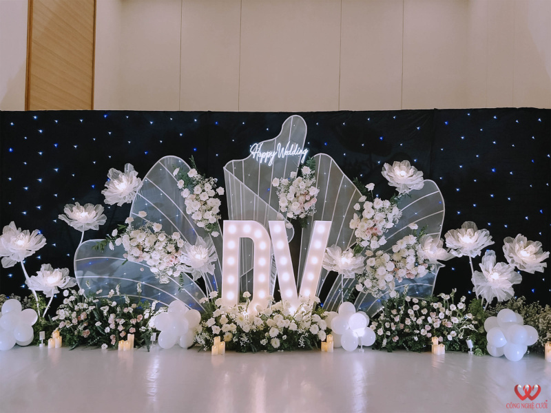 Trang Trí Backdrop Tiệc Cưới Nhà Hàng Adora