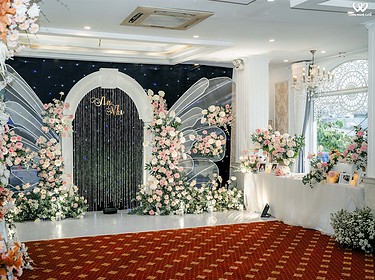 Trang Trí Backdrop Tiệc Cưới Tại Roya Palace