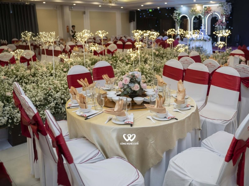 Trang Trí Lối đi Tiệc Cưới Tại Roya Palace (10)