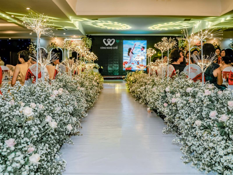 Trang Trí Lối đi Tiệc Cưới Tại Roya Palace (9)