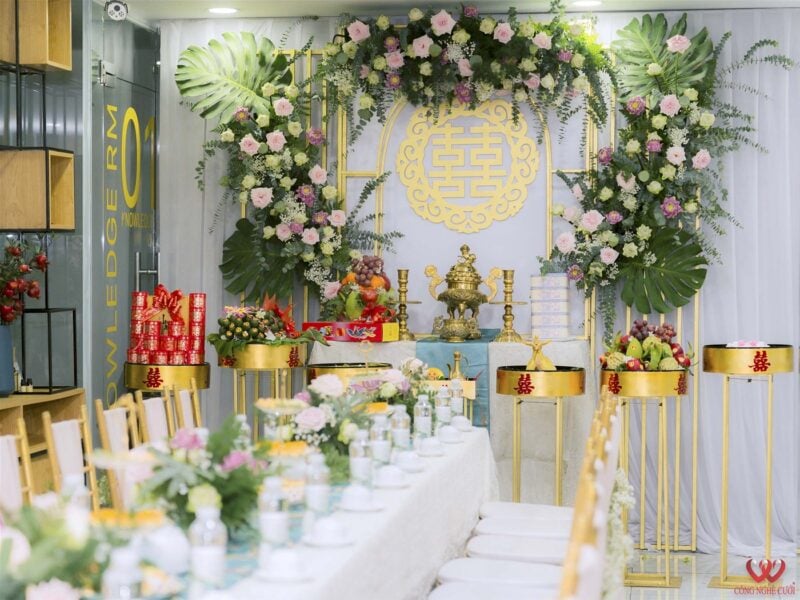 Gói trang trí gia tiên tông trắng hồng kết hợp hoa sen, hoa hồng
