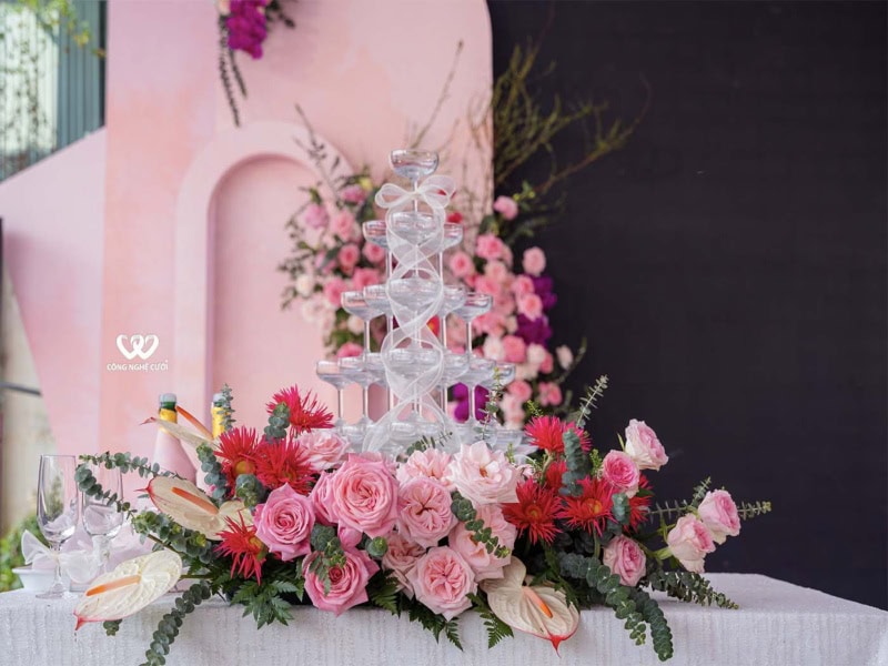 Trang Trí Tháp Ly Rượu đám Cưới