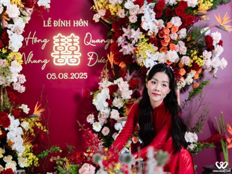 Phông Gia Tiên Lễ đính Hôn