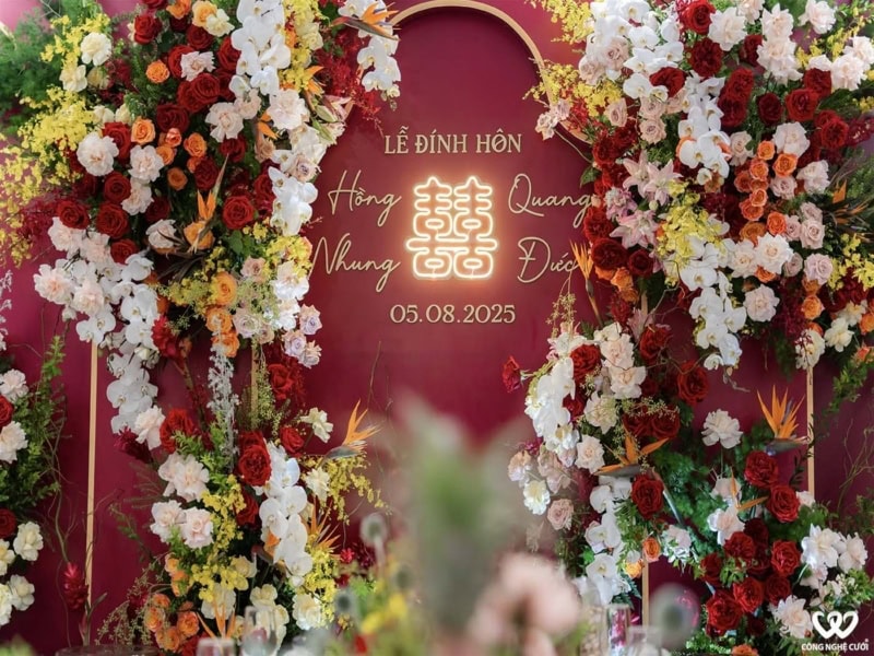 Phông Gia Tiên Lễ đính Hôn
