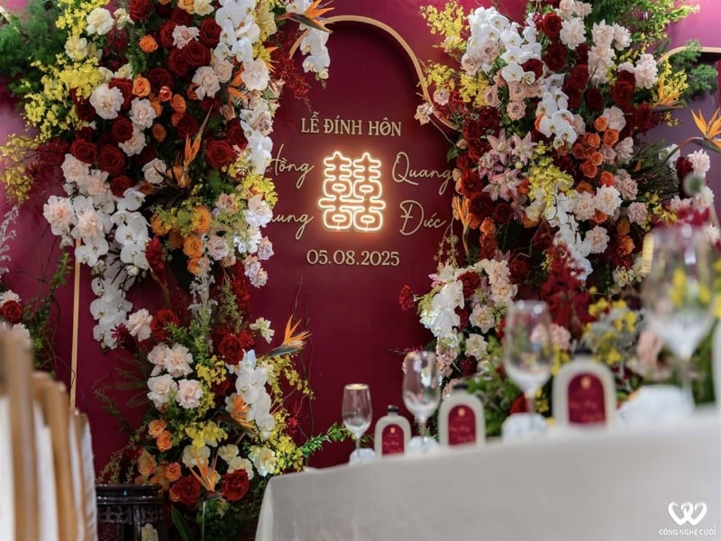 Phông Gia Tiên Lễ đính Hôn