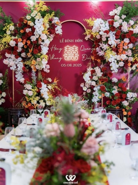 Phông Gia Tiên Lễ đính Hôn