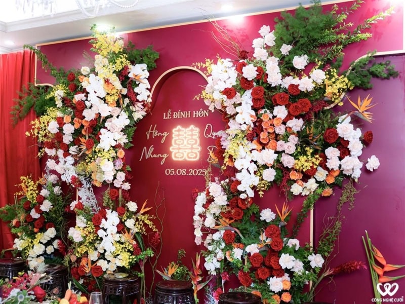 Phông Gia Tiên Lễ đính Hôn