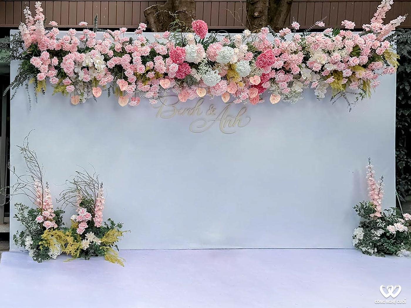 Backdrop Tiệc Cưới Ngoài Trời