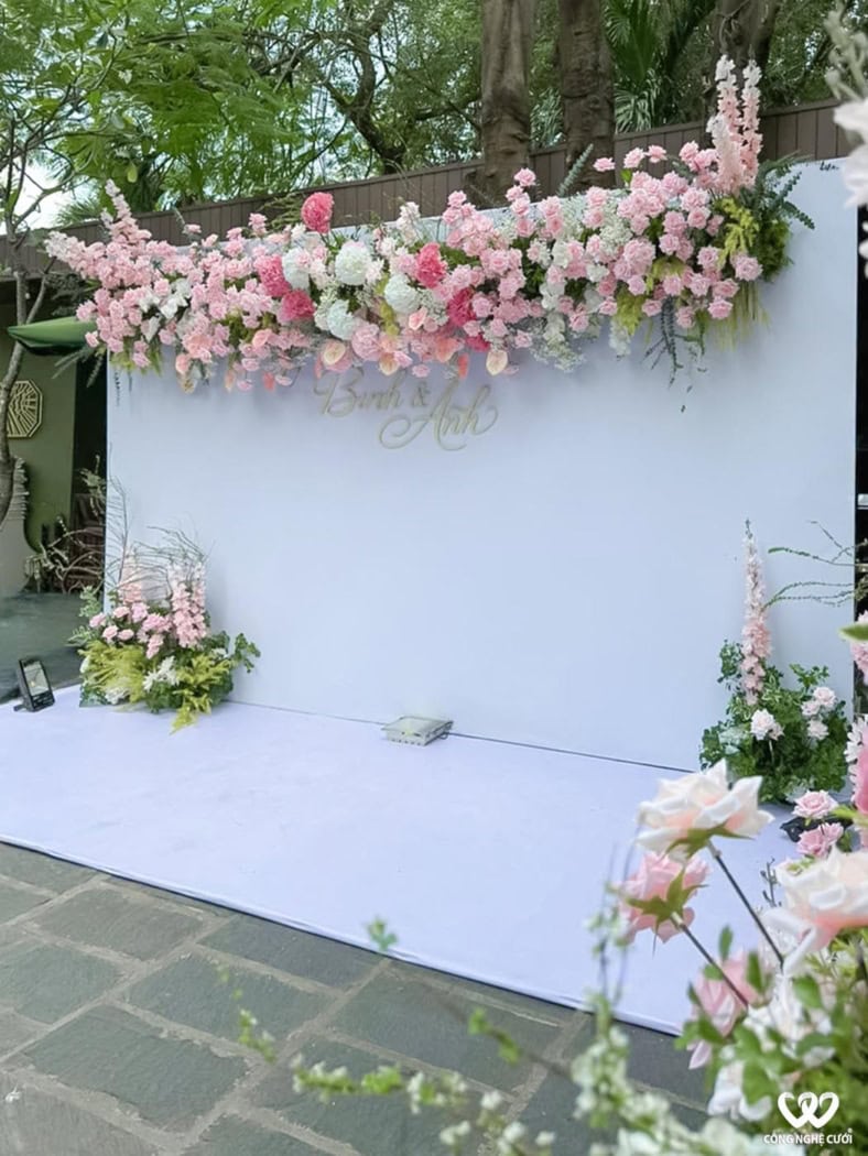 Backdrop Tiệc Cưới Ngoài Trời