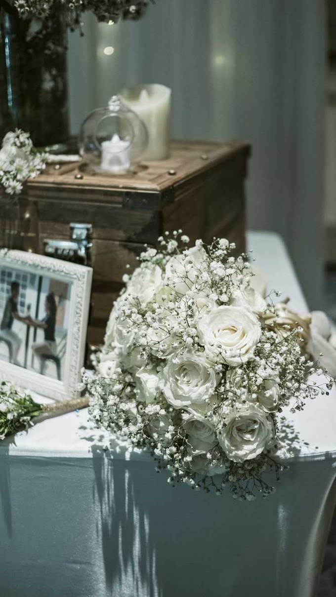 Tiệc cưới trắng muốt với hơn 1.500 bó hoa thạch thảo